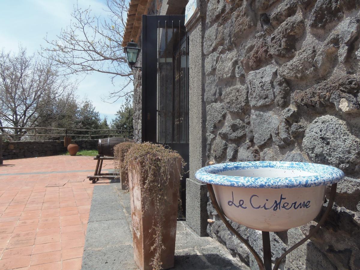 Отель Le Cisterne Dell'Etna Calcerana-Marina Экстерьер фото